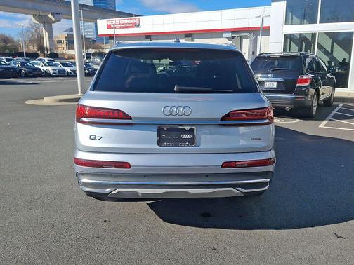 2023 Audi Q7 55 Premium Plus