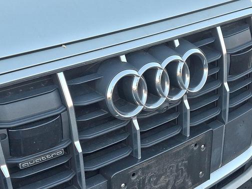 2023 Audi Q7 55 Premium Plus