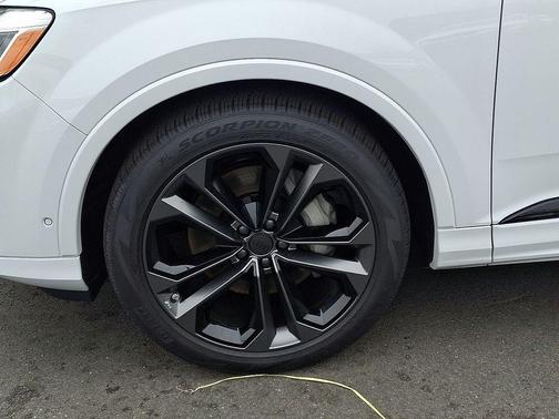 2026 Audi Q7 55 Premium Plus