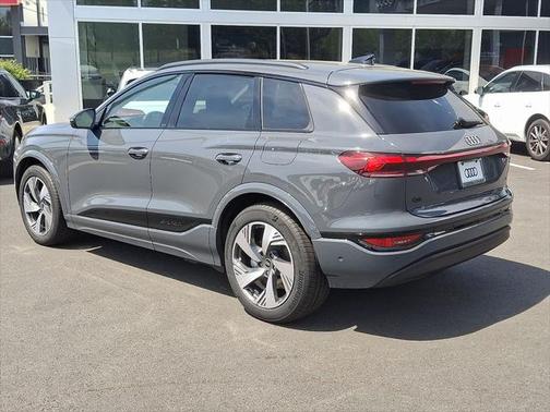 2025 Audi Q6 e-tron Prestige quattro