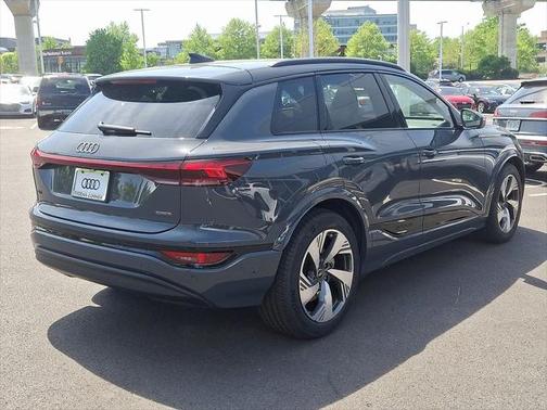 2025 Audi Q6 e-tron Prestige quattro