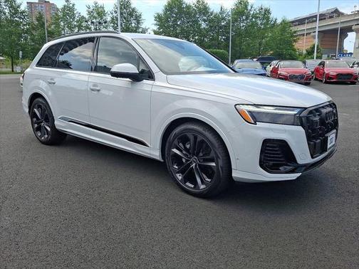 2025 Audi Q7 55 Premium Plus