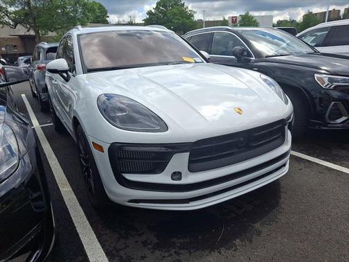 2023 Porsche Macan Base