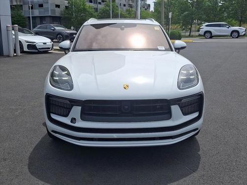 2023 Porsche Macan Base