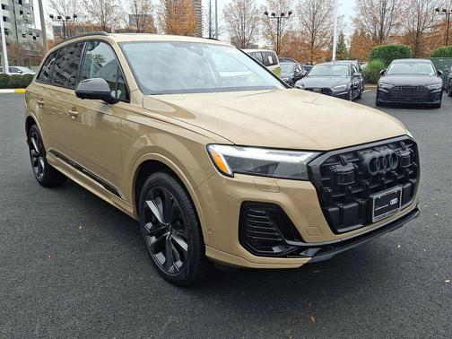 2025 Audi Q7 55 Premium Plus