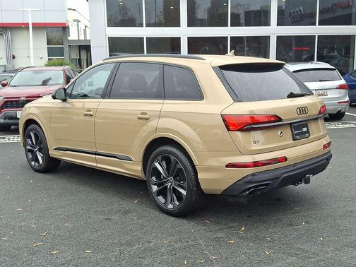 2025 Audi Q7 55 Premium Plus