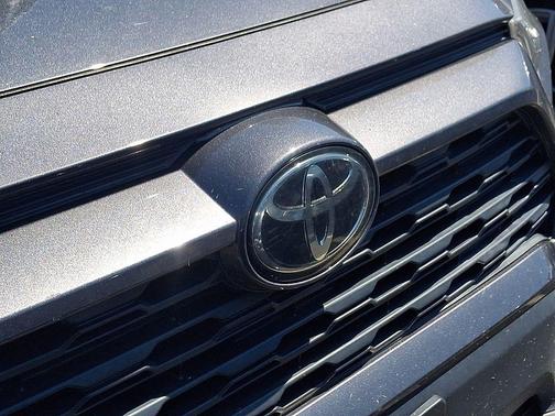 Magnetic Gray Metallic 2019 Toyota RAV4 LE