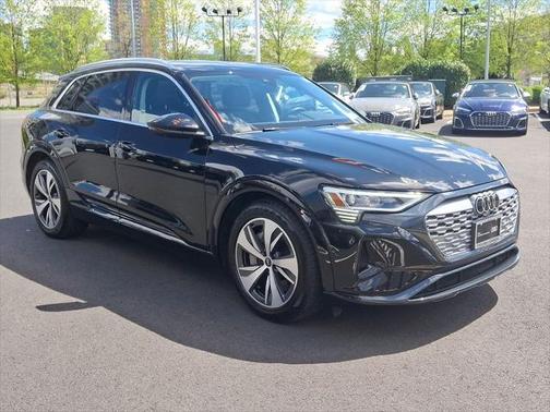 2024 Audi Q8 e-tron Premium Plus