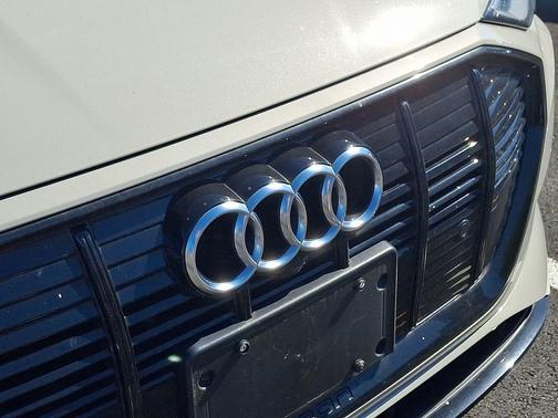 2021 Audi e-tron Premium