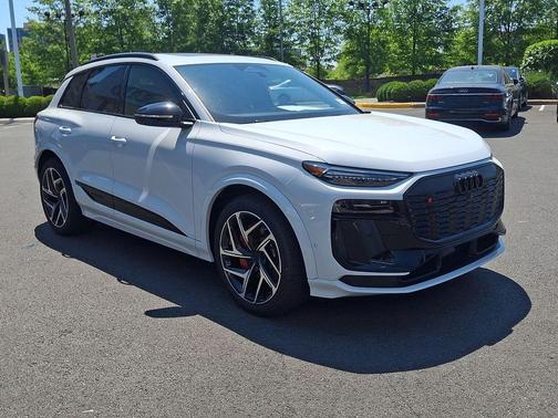 Glacier White Metallic 2027 Audi SQ6 e-tron Premium Plus