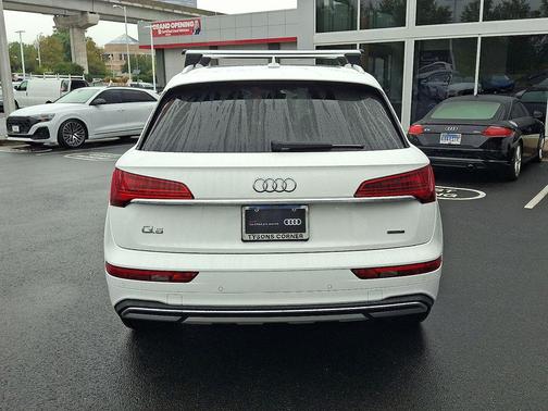2022 Audi Q5 40 Premium Plus