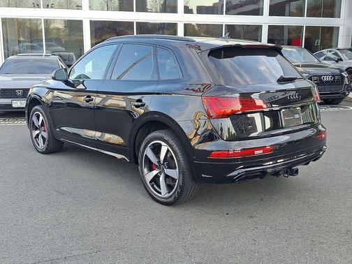 Mythos Black Metallic 2024 Audi Q5 45 S line Prestige