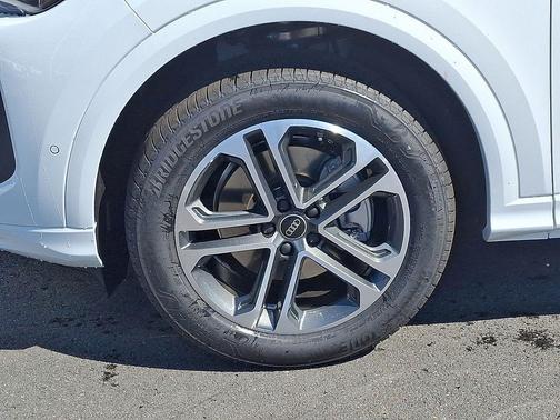 2025 Audi Q5 Premium