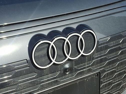 2025 Audi Q6 e-tron Premium Plus quattro