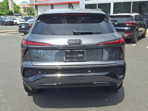 Daytona Gray Pearl Effect 2026 Audi Q3 TFSI quattro S tronic