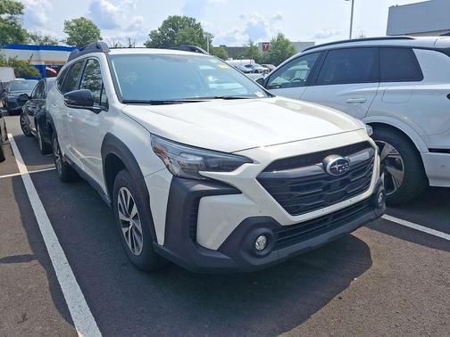 Crystal White Pearl 2025 Subaru Outback Premium