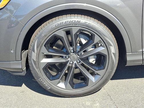 2026 Audi Q7 55 Premium Plus