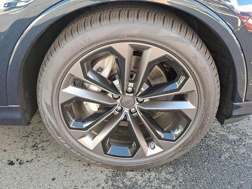 2026 Audi Q7 55 Premium Plus