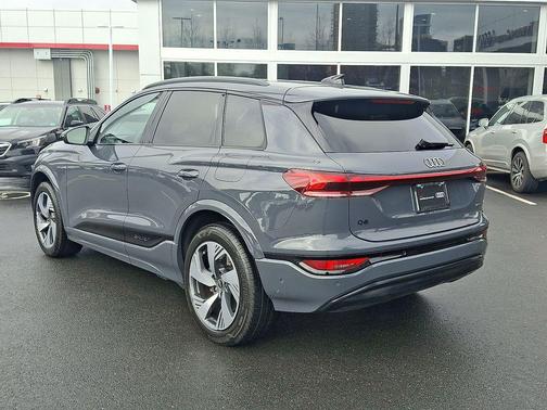 2025 Audi Q6 e-tron Premium Plus quattro