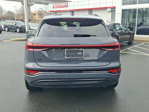 2025 Audi Q6 e-tron Premium Plus quattro