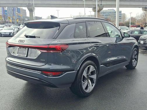 2025 Audi Q6 e-tron Premium Plus quattro