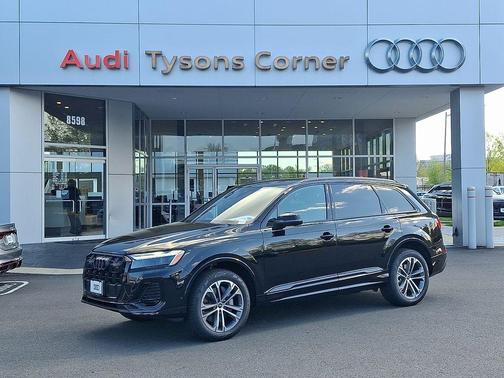Mythos Black Metallic 2026 Audi Q7 45 Premium