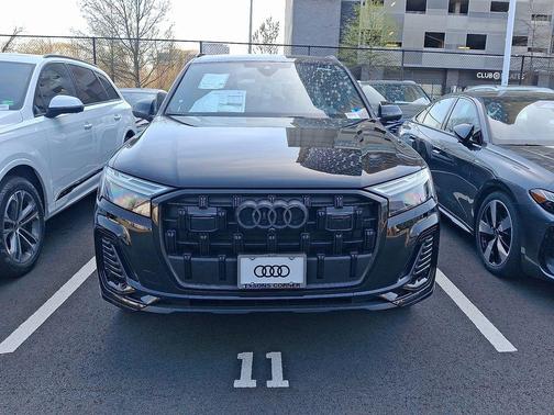 Mythos Black Metallic 2026 Audi Q7 45 Premium