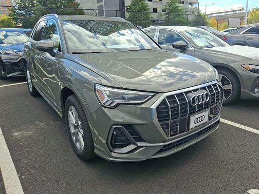 2025 Audi Q3 Premium 45 TFSI S line quattro Tiptronic