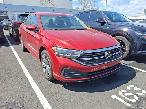 Red Metallic 2022 Volkswagen Jetta 1.5T SE