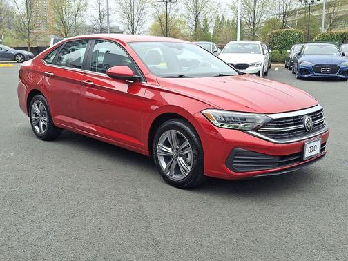 Red Metallic 2022 Volkswagen Jetta 1.5T SE