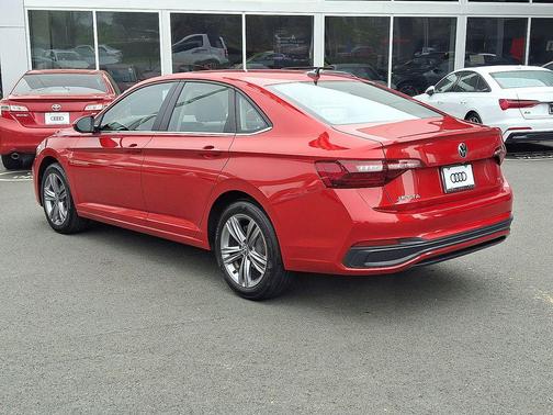 Red Metallic 2022 Volkswagen Jetta 1.5T SE