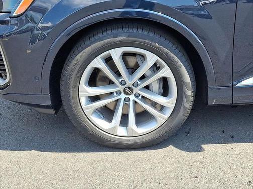 2025 Audi Q7 55 Premium Plus