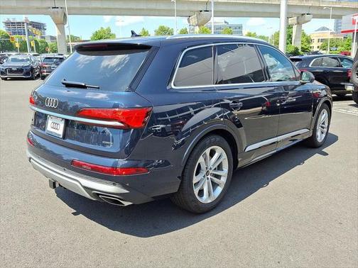 2025 Audi Q7 55 Premium Plus