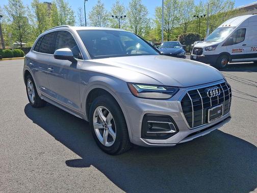 Silver Metallic 2023 Audi Q5 40 Premium