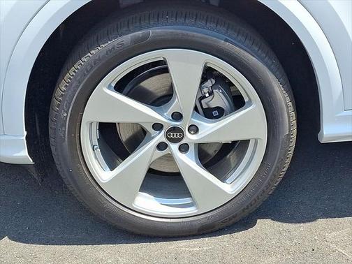 2025 Audi Q5 Premium Plus