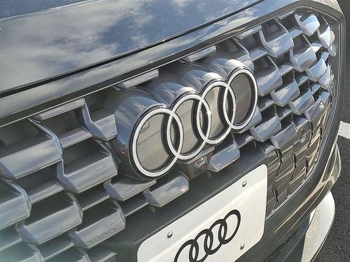 2025 Audi Q5 Premium TFSI quattro S tronic