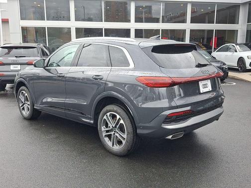 2025 Audi Q5 Premium TFSI quattro S tronic