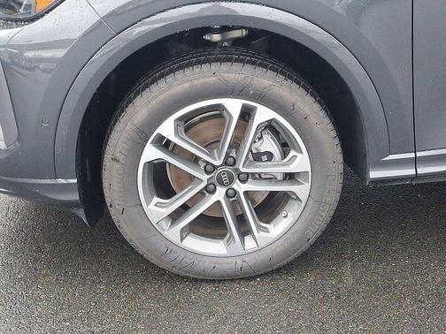 2025 Audi Q5 Premium TFSI quattro S tronic