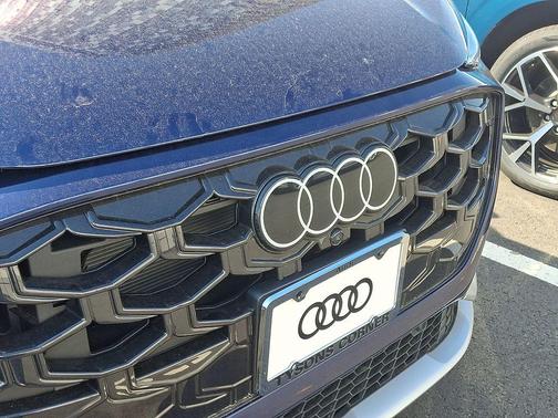 Navarra Blue Metallic 2026 Audi Q3 TFSI quattro S tronic
