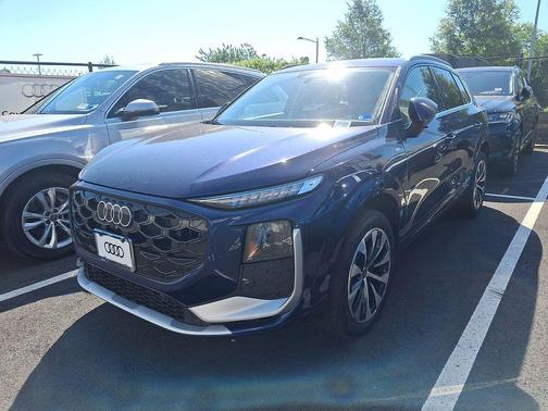 Navarra Blue Metallic 2026 Audi Q3 TFSI quattro S tronic