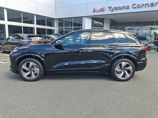 Black Metallic 2025 Audi Q6 e-tron Premium Plus quattro