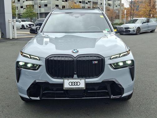 2025 BMW X7 M60i