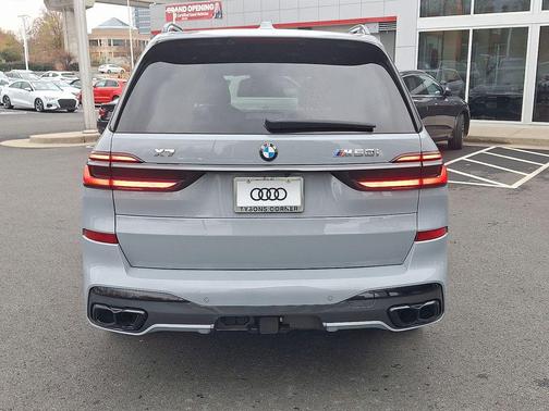 2025 BMW X7 M60i