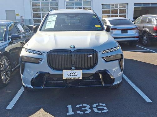 2025 BMW X7 M60i