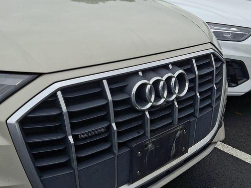 Gold 2021 Audi Q7 55 Premium