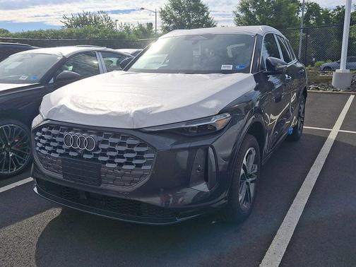 Tambora Gray Metallic 2026 Audi Q5 Premium Plus TFSI quattro S tronic