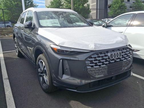 Tambora Gray Metallic 2026 Audi Q5 Premium Plus TFSI quattro S tronic