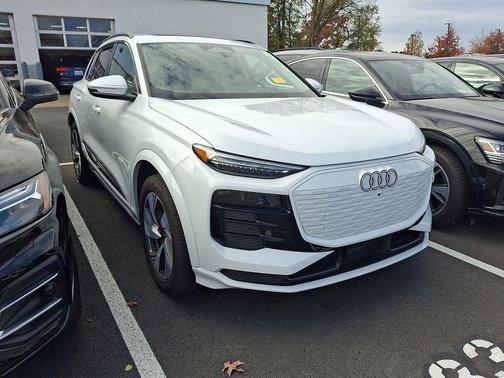 2025 Audi Q6 e-tron Premium Plus quattro