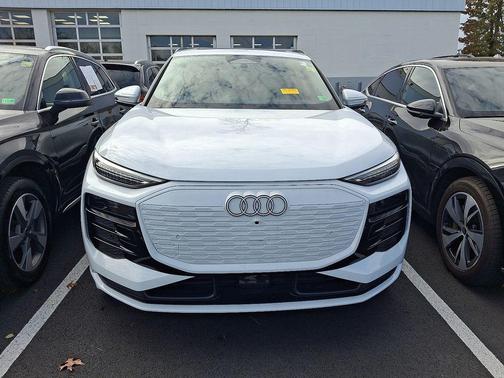 2025 Audi Q6 e-tron Premium Plus quattro