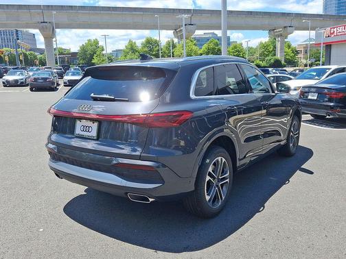 Tambora Gray Metallic 2026 Audi Q5 Premium Plus TFSI quattro S tronic